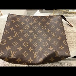 Louis Vuitton toiletry 26 monogram